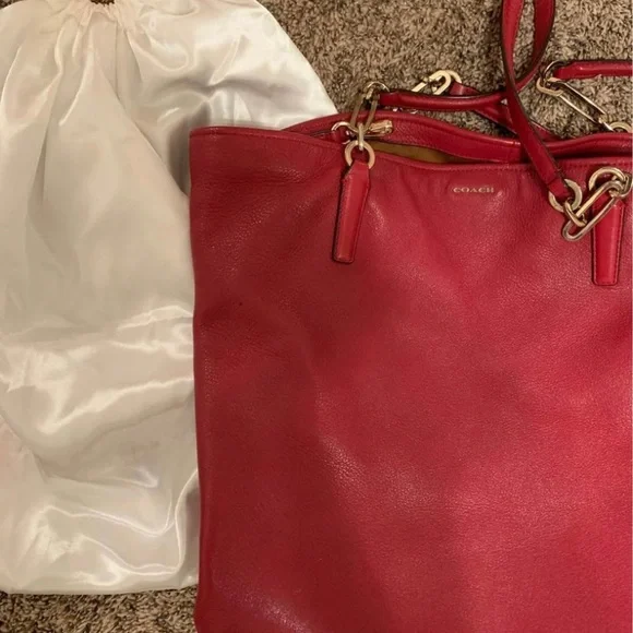 Red Vintage Coach Bag - Picture 2 of 5